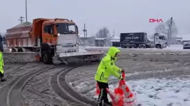 Düzce'de kaza nedeniyle Ankara istikametinde ulaşım durdu