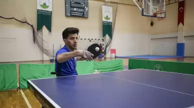 Kazada engelli kalıp masa tenisine başladı: Azmiyle ilk madalyasını aldı