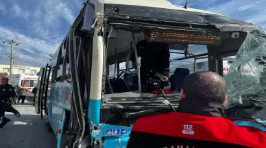 Kahramanmaraş'ta meydana gelen trafik kazasında halk otobüsü ile kamyon çarpıştı