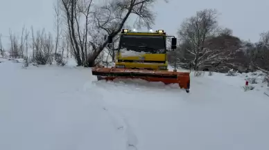 Kayseri'de kar yağışı etkisini gösterdi, 38 mahalle ulaşıma kapandı