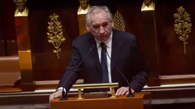 Fransa'da Bayrou Hükümeti'ne yönelik gensoru önergesi dördüncü kez reddedildi