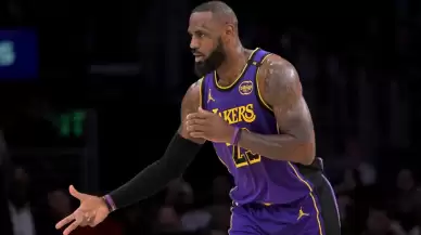 LeBron James, bir maçta 42 sayı kaydederek tarihe geçti