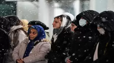 Ankara'da beklenmedik kar yağışı şehri beyaza bürüdü