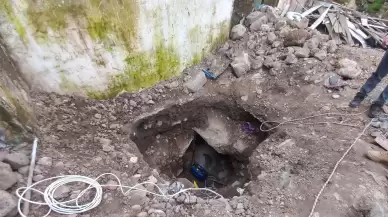 Manisa'da bir evde define arayan 4 kişi gözaltına alındı