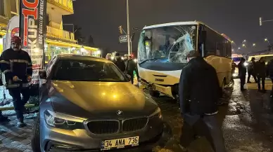 İşçi servisi ışıkta bekleyen 5 araca çarptı: 7 yaralı