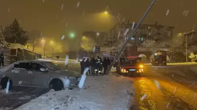 Karla kaplanan yolda 5 ayrı kaza