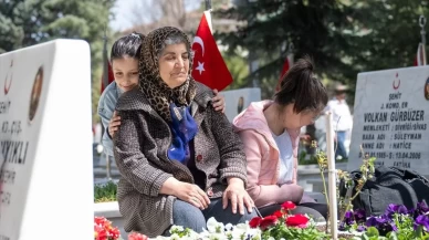 Bayram öncesi şehitliklerde duygu dolu anlar yaşandı