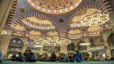 Kırgızistan'ın başkenti Bişkek'te ilk teravih namazı kılındı