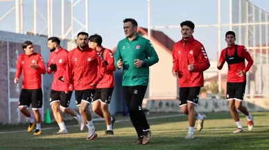Sivasspor’da Rıza Çalımbay ilk idmanına çıktı