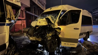 Bursa Yıldırım'da zincirleme kaza! 3 yaralı hastaneye kaldırıldı