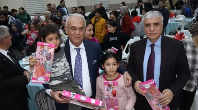 Adana Vakıflar Bölge Müdürlüğü'nden minik yürekleri ısıtan iftar!