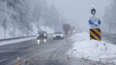 Bolu Dağı'nda kar etkili oluyor