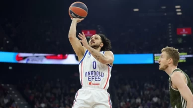 Shane Larkin yıldızlaştı Anadolu Efes kazandı!