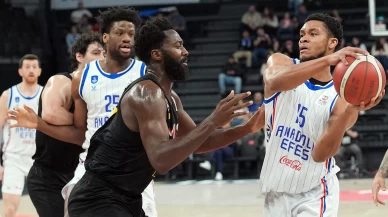 Anadolu Efes'ten 102 sayılık galibiyet