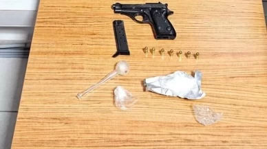 Antakya’da durdurulan araçta uyuşturucu ve silah ele geçirildi