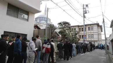 Tokyo'da bayram namazı 3 kez kılındı