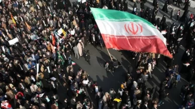 Tahran'da anket: Yüzde 80, internet kısıtlamalarının kaldırılmasını istiyor