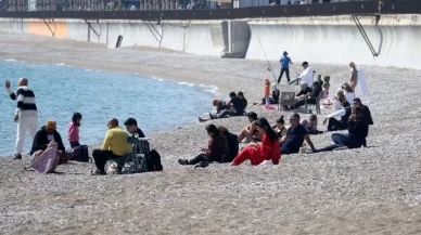 Antalya'ya yaz geldi! Sahillere akın
