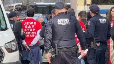Yahudi protestocular Trump Tower'ı işgal etti: 98 gözaltı