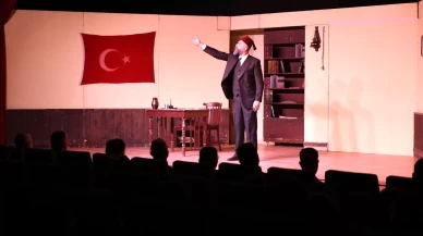 Mehmet Akif Ersoy’un hayatı tiyatro sahnesinde