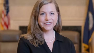 Trump, Fed'in denetimden sorumlu başkan yardımcılığına Michelle Bowman'ı aday gösterdi