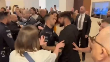 İsrail meclisinde güvenlik görevlileri ile esir yakınları arasında arbede