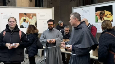 Papa Franciscus için St. Antuan Kilisesi’nde lokma dağıtıldı