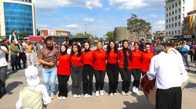 Turizm Haftası kapsamında Diyarbakır'da kortej