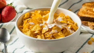 Kahvaltıda mısır gevreği yiyenler dikkat! Beyni çamurlaştırılıyor