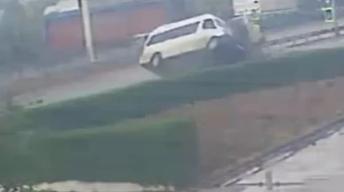 Bursa'da feci kaza: Dehşet anları kamerada!