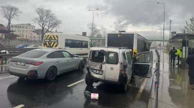 Fatih'te zincirleme kaza! 3 araç çarpıştı, yaralı var!