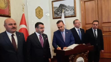 Bakan Kacır, Kars Valiliği'ni ziyaret etti