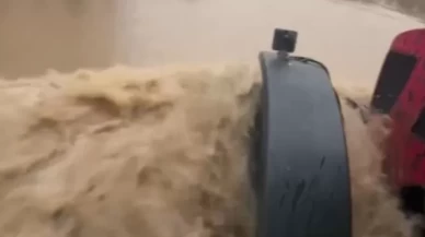 Karlıova'da sağanak; Peri Suyu Çayı taştı, araziler su altında kaldı