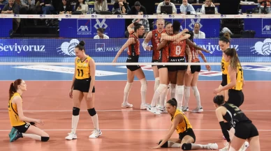 Eczacıbaşı, VakıfBank'ı 3-2 yenerek final biletini kaptı