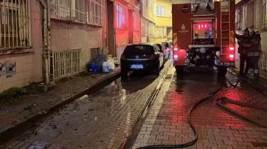 Fatih’te 3 katlı binada yangın