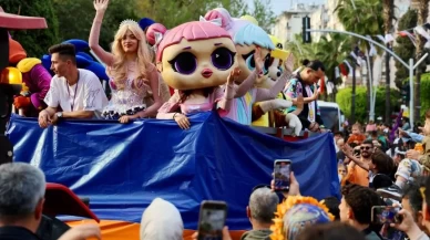 Portakal Çiçeği Karnavalı'nda renkli görüntüler oluştu