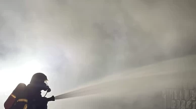 Prefabrik evde çıkan yangın evi küle çevirdi!