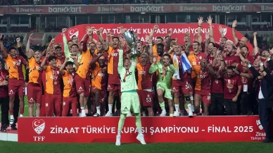 Kupa Muslera’nın ellerinde yükseldi