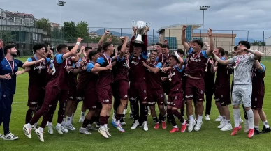 Şampiyon Trabzonspor U19 Takımı kupasını aldı