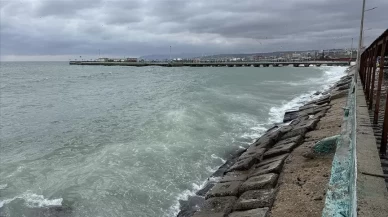Tekirdağ'da poyraz deniz ulaşımını etkiliyor