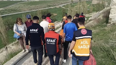 Van Kalesi'nde dehşet anları! Dengesini kaybederek düştü