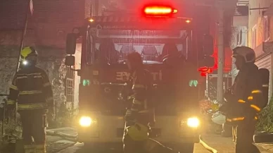 Balıkesir’de 3 katlı binada yangın çıktı