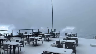 Antalya'nın Tahtalı Dağı'na mayısta yağan kar görenleri şaşırttı