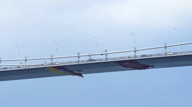 Galatasaray bayrağı 15 Temmuz Şehitler Köprüsü’ne asıldı