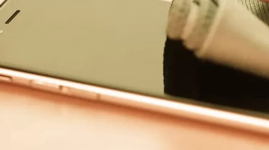 Cep telefonları tuvalet kapaklarından daha çok bakteri barındırıyor! Telefon temizliği nasıl yapılır?