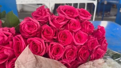 Çiçek mezatında Anneler Günü yoğunluğu