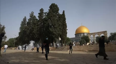 Fanatik Yahudiler, Mescid-i Aksa'ya baskın düzenledi