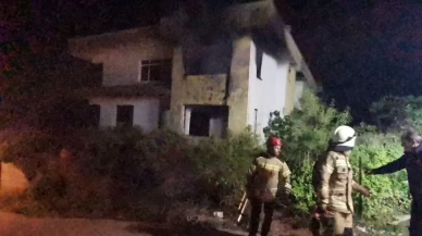 Mudanya'da metruk bina alev alev yandı!