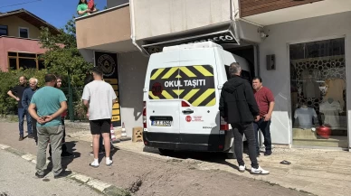 Kontrolden çıkan öğrenci servisi iş yerine girdi