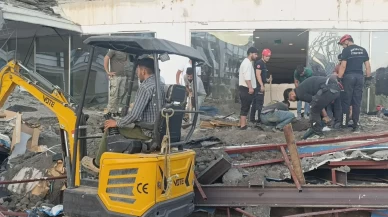 Antalya'da faciadan dönüldü: Otel inşaatının balkonu göçtü